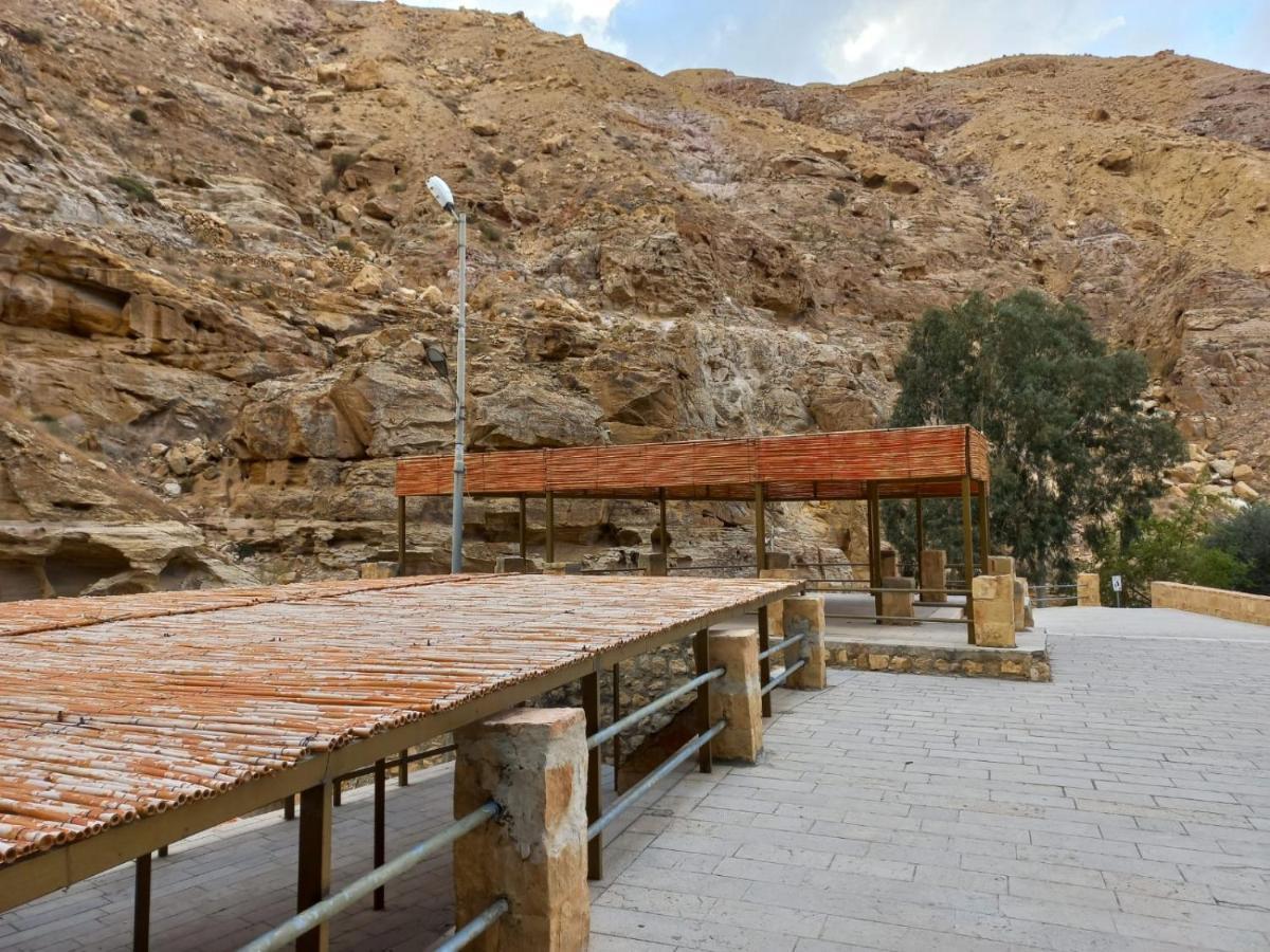 Afra Hot Springs Chalets Hotel At-Tafilah Exterior photo